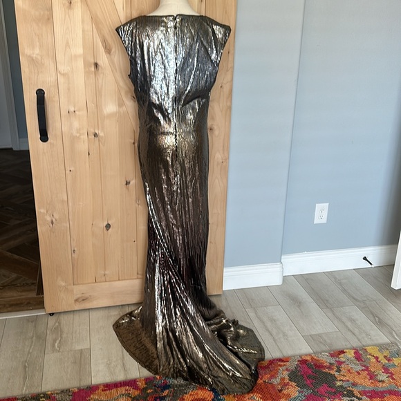 Tadashi Shoji Gorgeous Gunmetal Evening Gown Sequins Sz 14 - Picture 6 of 9